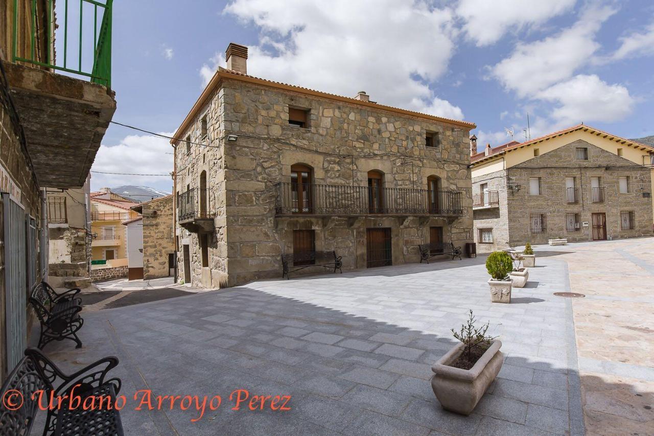 Casa Rural El Salon Del Baile Navarredondilla Exteriér fotografie